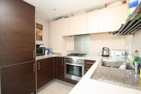 2 Bedroom Apartment To Let - Photo 4