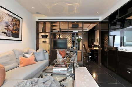 Luxury studio apartment to rent in The Heron, City of London - Photo 5