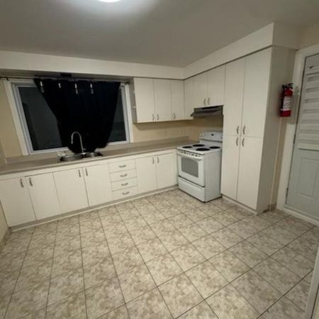 Appartement 4 1/2 à louer, bien entretenu, à distance de marche de l'Hôpital Fleury Ahuntsic - 2 chambres - Photo 3