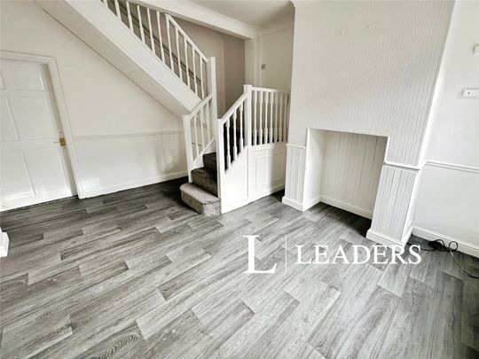 2 bedroom house to rent West Street, Newcastle, Staffordshire, ST5 - Photo 1