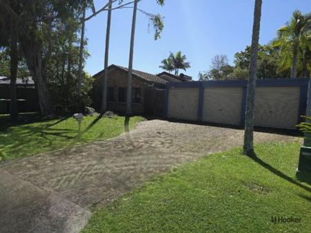 Currumbin Waters Gem - Including Jetty and Pool! - Photo 2
