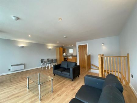 3 bedroom apartment to rent - Photo 2