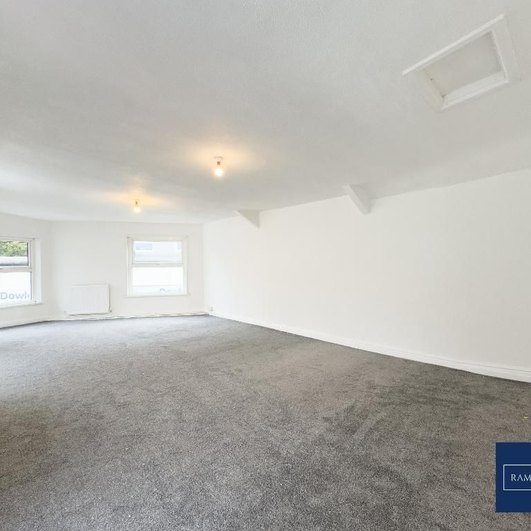 3 bedroom flat to rent - Photo 1