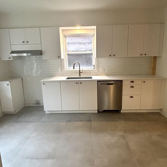 Beau Logement 5 1/2 Rénové - Photo 1