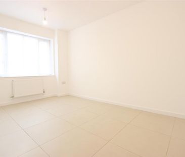 4 bedroom end of terrace house to rent - Photo 6