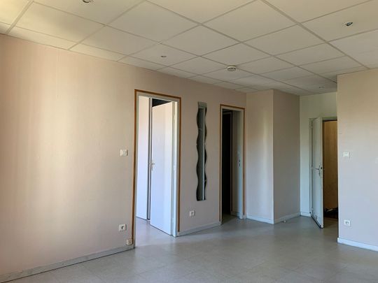 RUE DE LONGVIC – T2 – 37 m² - Photo 1