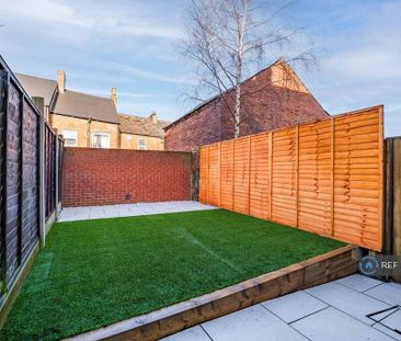 2 bedroom terraced house to rent - Photo 6