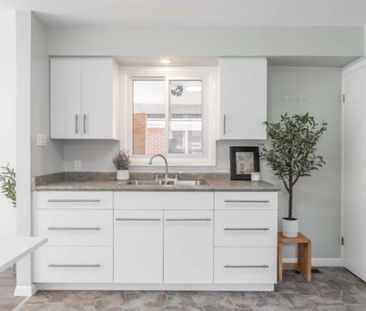 For Lease - 82 Emery Street, London South, Ontario - Photo 1