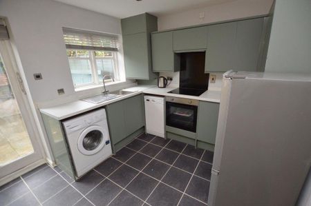 2 bedroom townhouse to rent - Photo 2
