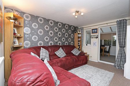 2 bedroom link detached house to rent - Photo 3