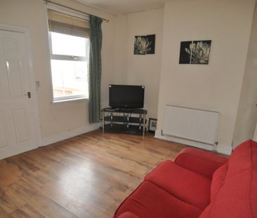 5 bed Terraced - To Let - Photo 2