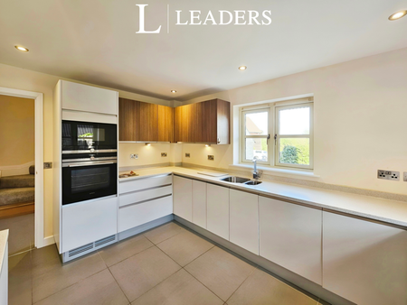 4 bedroom terraced house to rent - Photo 5