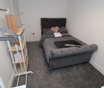 House - Terraced For Rent Bailey Street, Porth - Photo 5