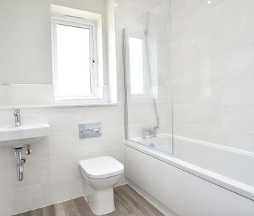 3 bedroom semi-detached house to rent - Photo 4