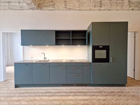 Modernes 2-Zimmer-Loft mit Industriecharme und freistehender Badewanne - Photo 5