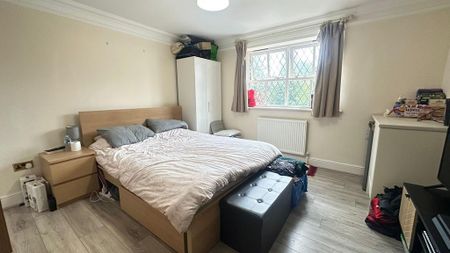 1 bedroom in a house share to rent - Photo 4