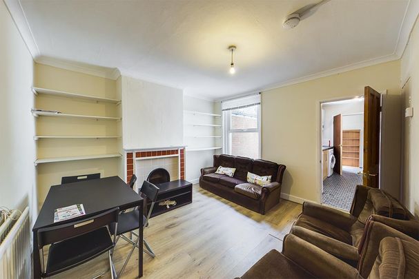 4 bedroom terraced house to rent - Photo 1