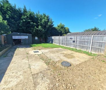 4 bedroom semi-detached house to rent - Photo 5