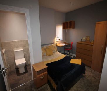 3 bedroom apartment to rent - Photo 1