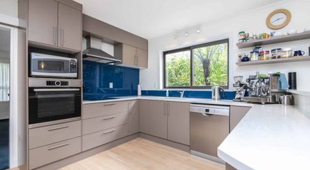 Great Family Home - Photo 2