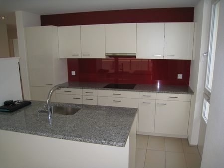 Moderner Ausbau - Grosszügige Räume - Photo 3