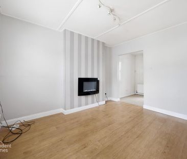 27 Kent Avenue, Larne, BT40 1NB - Photo 4