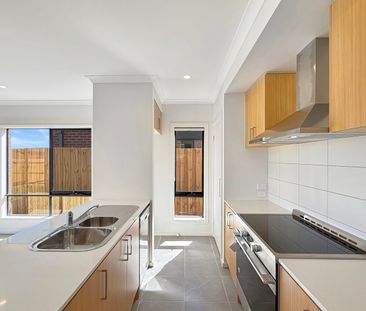 🏡 Brand New 4-Bedroom House in Wallan - $375pw - Photo 1