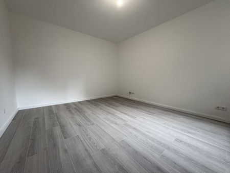 WBS mit Dringlichkeit! Frisch renovierte 2-Zimmer-Wohnung! - Photo 4