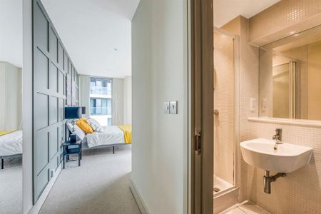 3 bedroom flat to rent - Photo 4