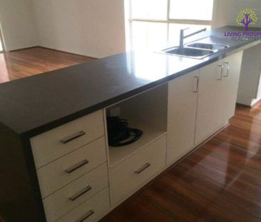 Convenient Location - Photo 4