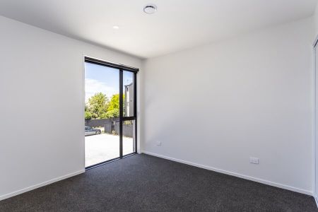 Brand new two bedroom townhouse! - Photo 4