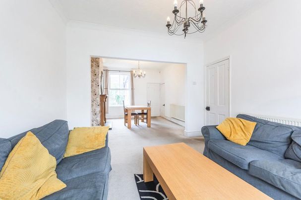 3 bedroom terraced house to rent - Photo 1