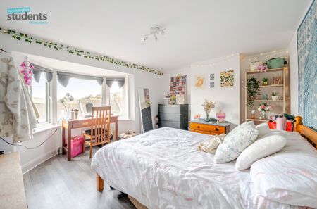 6 bedroom terraced house to rent - Photo 2