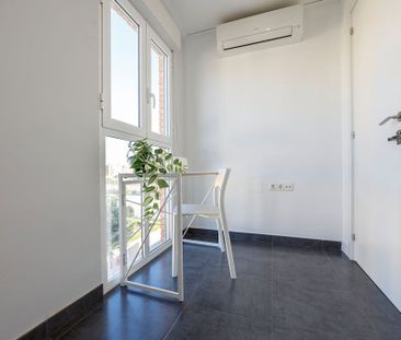 Avinguda de la Constitució, Valencia, Valencian Community 46019 - Photo 6