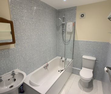 Berkeley House, Lawrence Street - P10571 - Photo 5