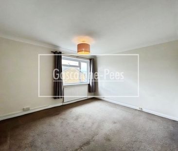 Beech Road, Horsham, West Sussex, RH12 - Photo 2