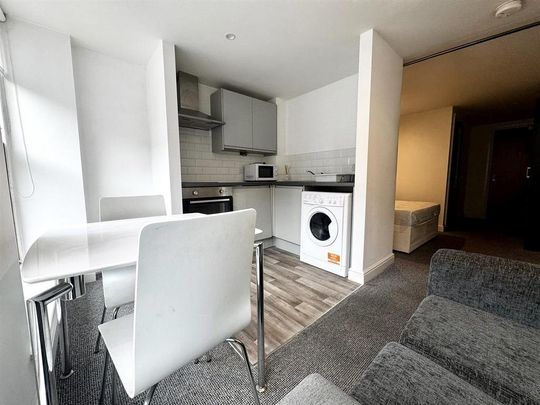 Studio to rent - Photo 1