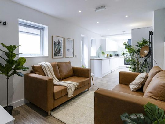 Terraced House to rent on - Photo 1