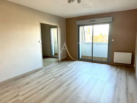 Location Appartement 1 pièce 45m² - Photo 2