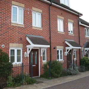 Modern 4-bedroom townhouse near Whiteley Centre Room 3 - Photo 2