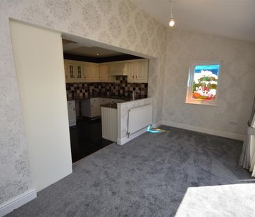 Colliery Green Drive, Little Neston - Photo 2