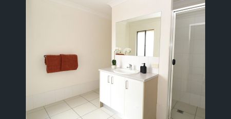 Neat 4 bedroom home in Lowood - Photo 4