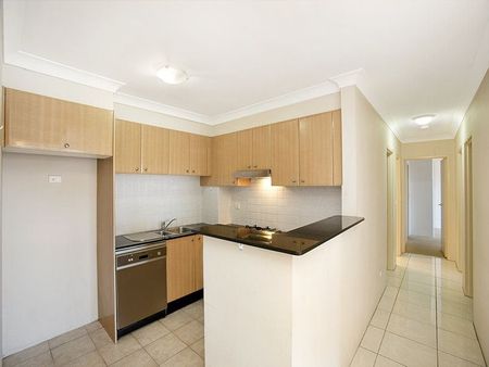 SPACIOUS 3 BEDROOM APARTMENT - HEART OF THE JUNCTION! - Photo 4