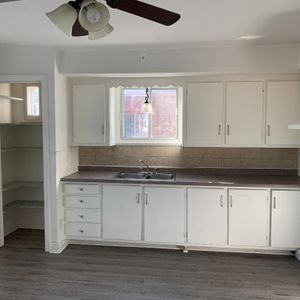 5 1/2 spacieux et lumineux - Photo 2