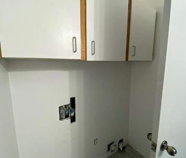 GRAND ET LUMINEUX 4.5 DISPONIBLE 1er MARS 2025 - Photo 2