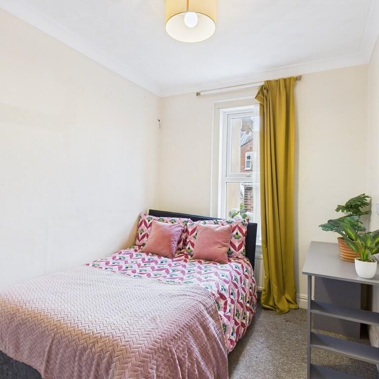 1 bedroom in a house share to rent - Photo 1