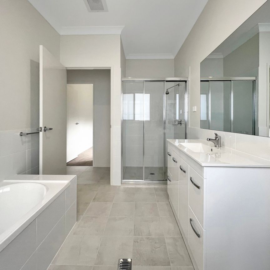 7 Bentwing Street, Cliftleigh NSW 2321 - House For Rent | Domain - Photo 1