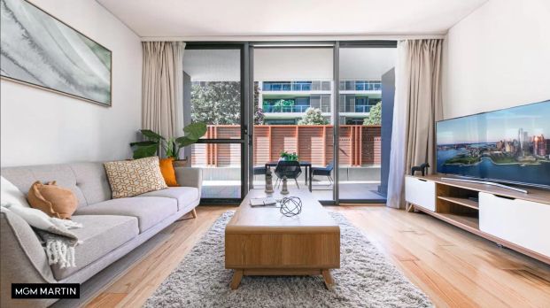 MGM MARTIN - AIR CONDITIONED TWO BEDROOM APARTMENT - Photo 1