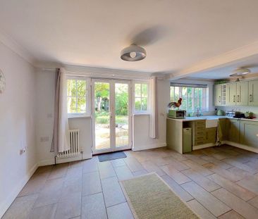 3 bedroom semi-detached house to rent - Photo 5