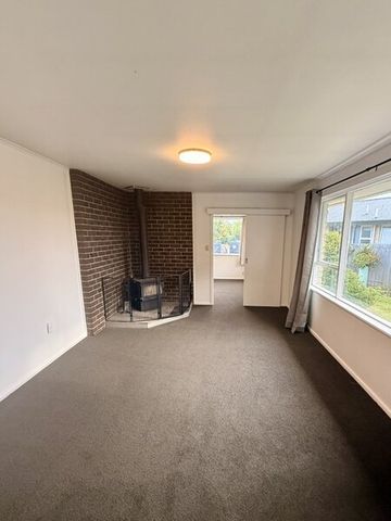 Recently Renovated Family Friendly 3 Bedroom Home - Photo 2